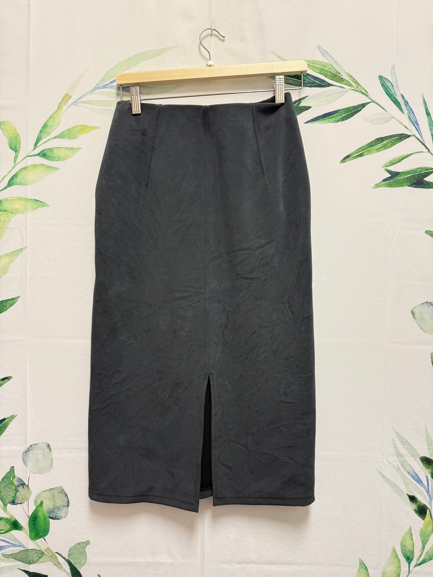 Lululemon Softstreme Midi HR Skirt (6)