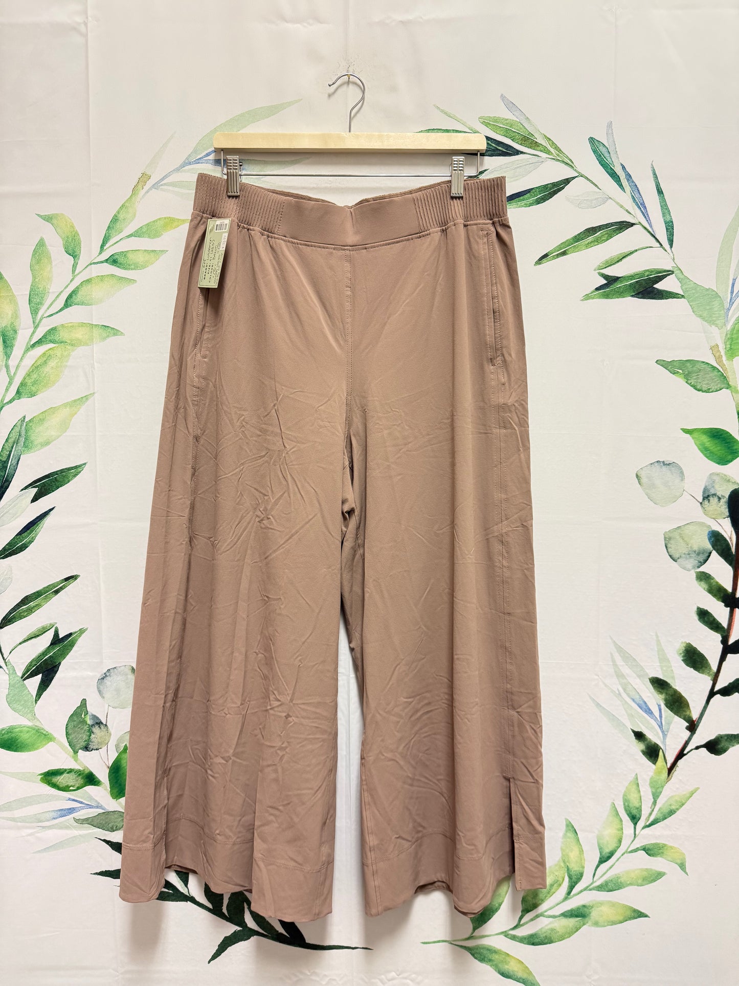 Lululemon Stretch Woven Wide Leg HR Crop Pant 25.5” (XL)