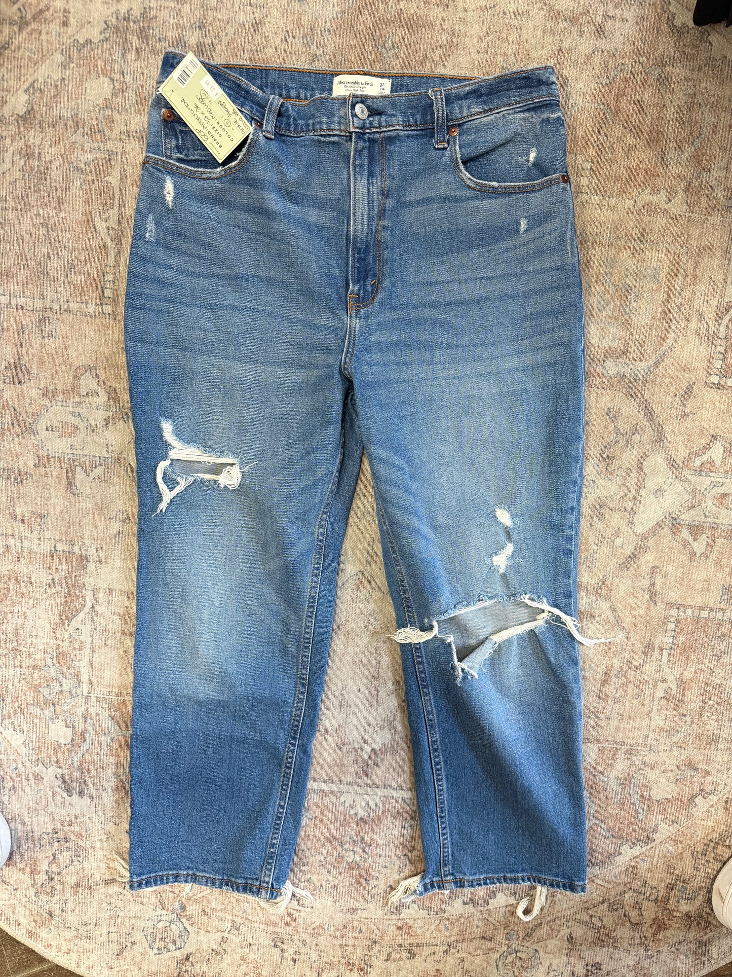 Abercrombie Ankle Straight Ultra HR Jeans (32x26)