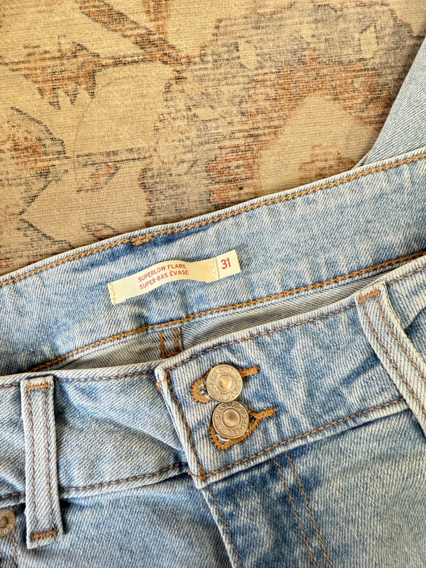 Levi’s Superlow Flare Jeans (31x32)