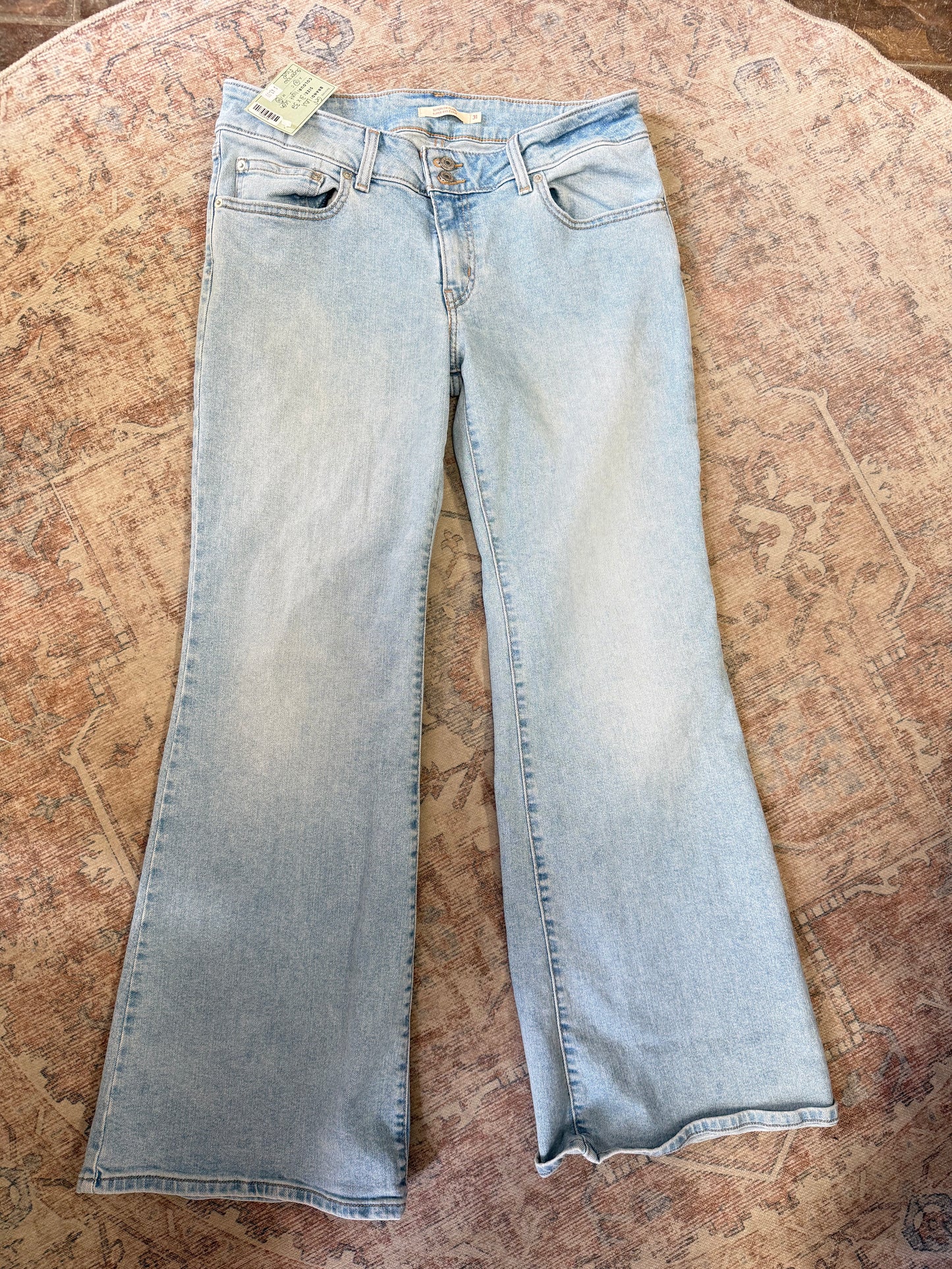 Levi’s Superlow Flare Jeans (31x32)