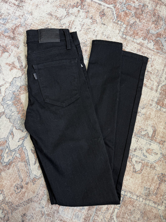 Levi Super Skinny HR (23x30)