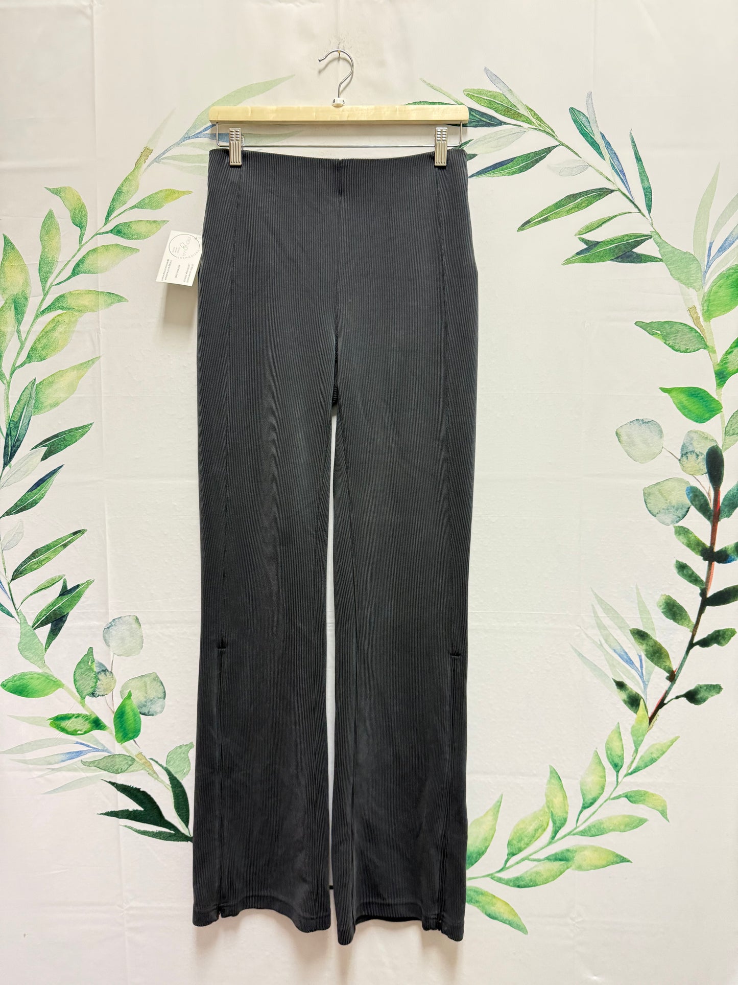 Lululemon Ribbed Softstreme Zip Flare HR Pant 32.5” (8)