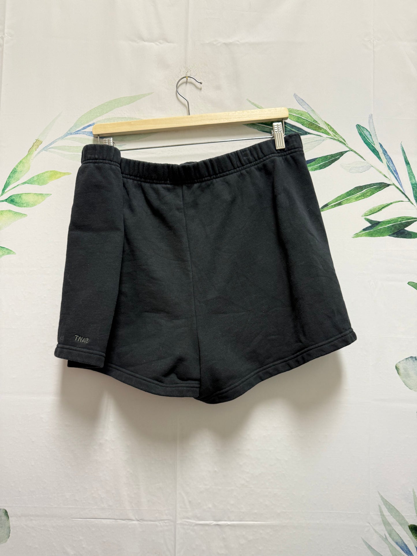 Aritzia TNA Sweatfleece Perfect HR Short (2XL)