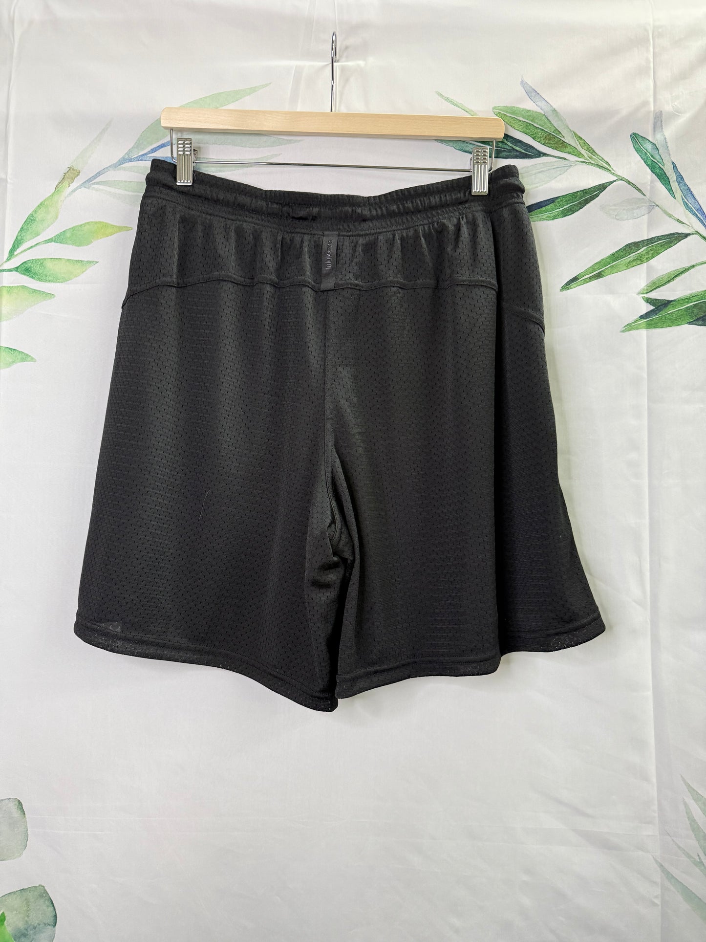 Lululemon Relaxed Mesh Training HR Short 8” (12)